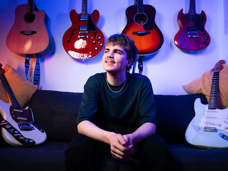 9TH AUGUST: FREDDIE GIBSON - FREE LIVE MUSIC SUNDAYS FROM 1PM